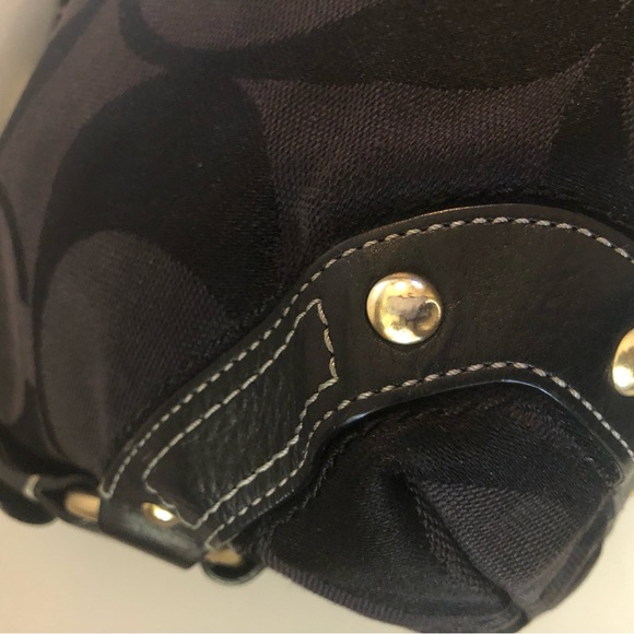 COACH CARLY SIGNATURE SHOULDER BAG - Picture 3 of 16